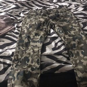 Camo joggers never worn size 14
